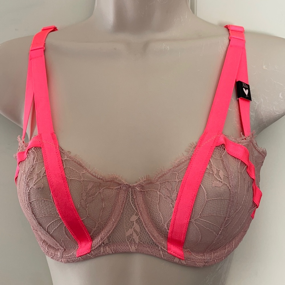 Victoria’s Secret bra 32D